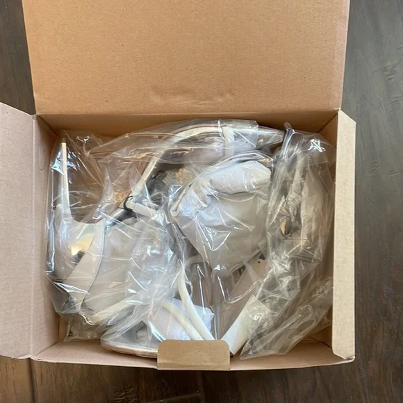 New ZARA white metallic silver strapped stilettos heel unique rare cushion strap - Picture 9 of 9